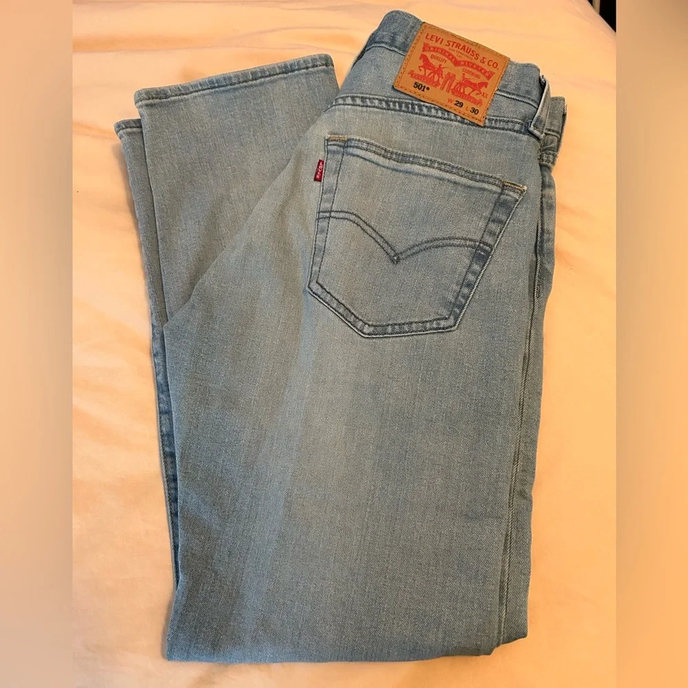 Button fly Levi’s 501- Never worn. Removed tags. Perfect condition! - Picture 1 of 9
